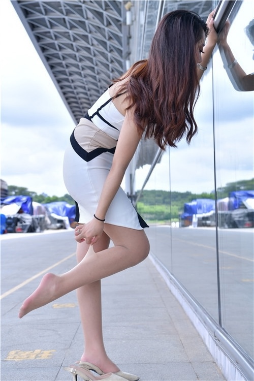 连体裙美眉(248P)[1.13G/JPG]