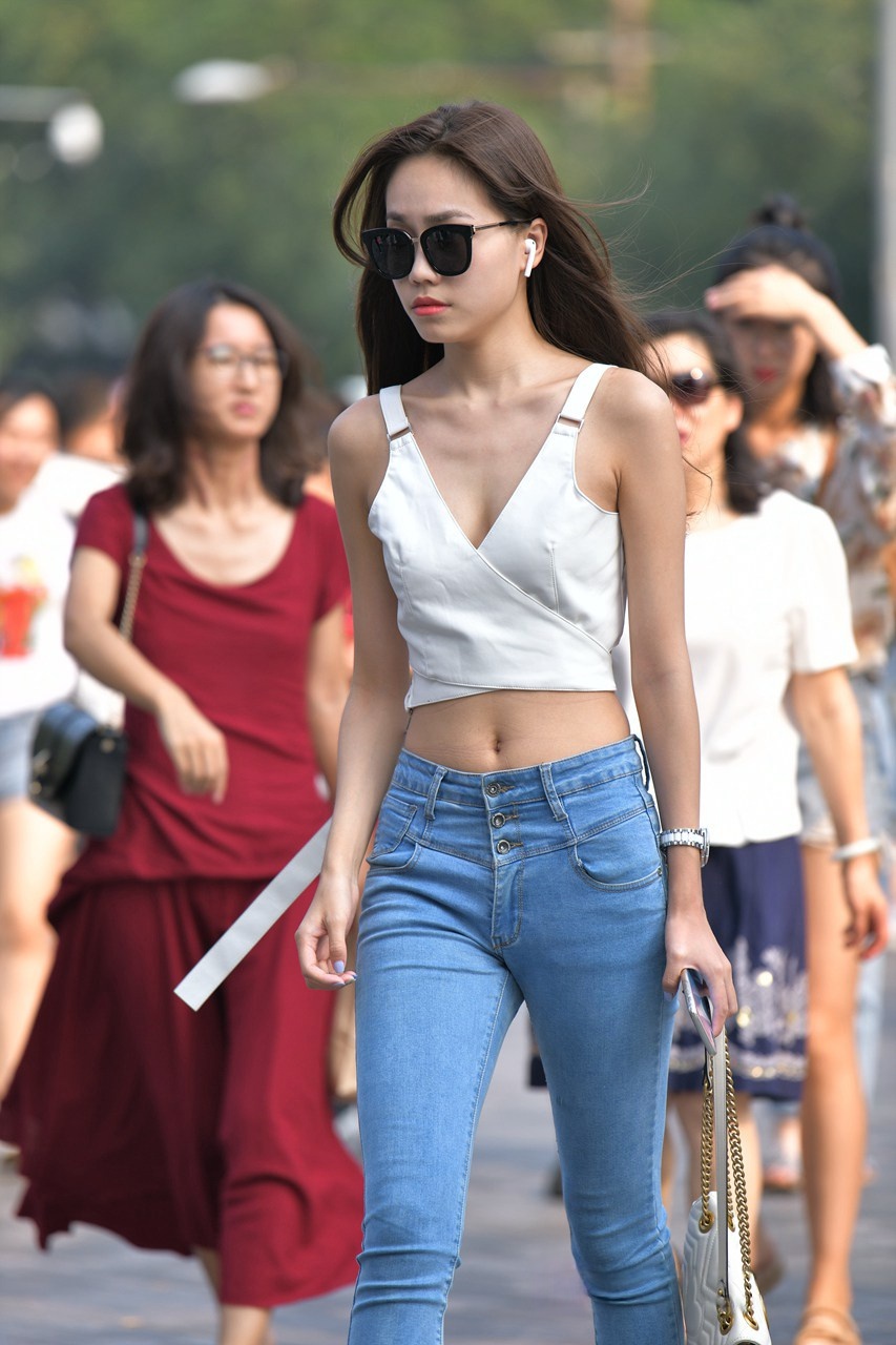 [套图62P]墨镜牛仔妹3A8232[772M]