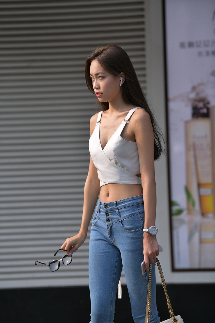 [套图62P]墨镜牛仔妹3A8232[772M]