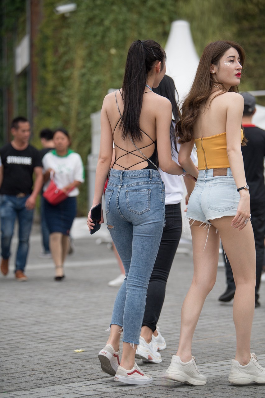 [套图42P]漂亮的紧牛美女3A8234[463M]