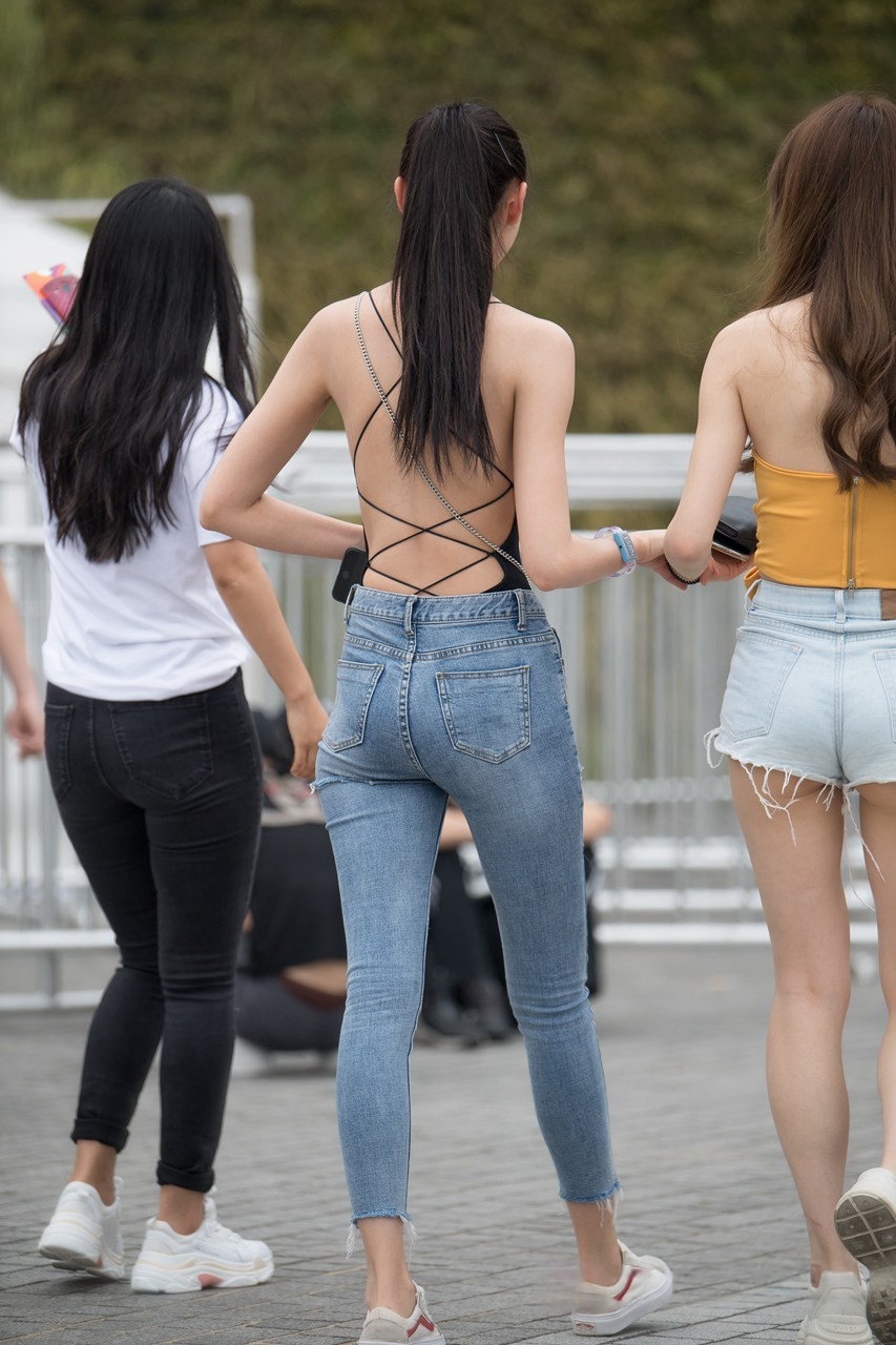 [套图42P]漂亮的紧牛美女3A8234[463M]