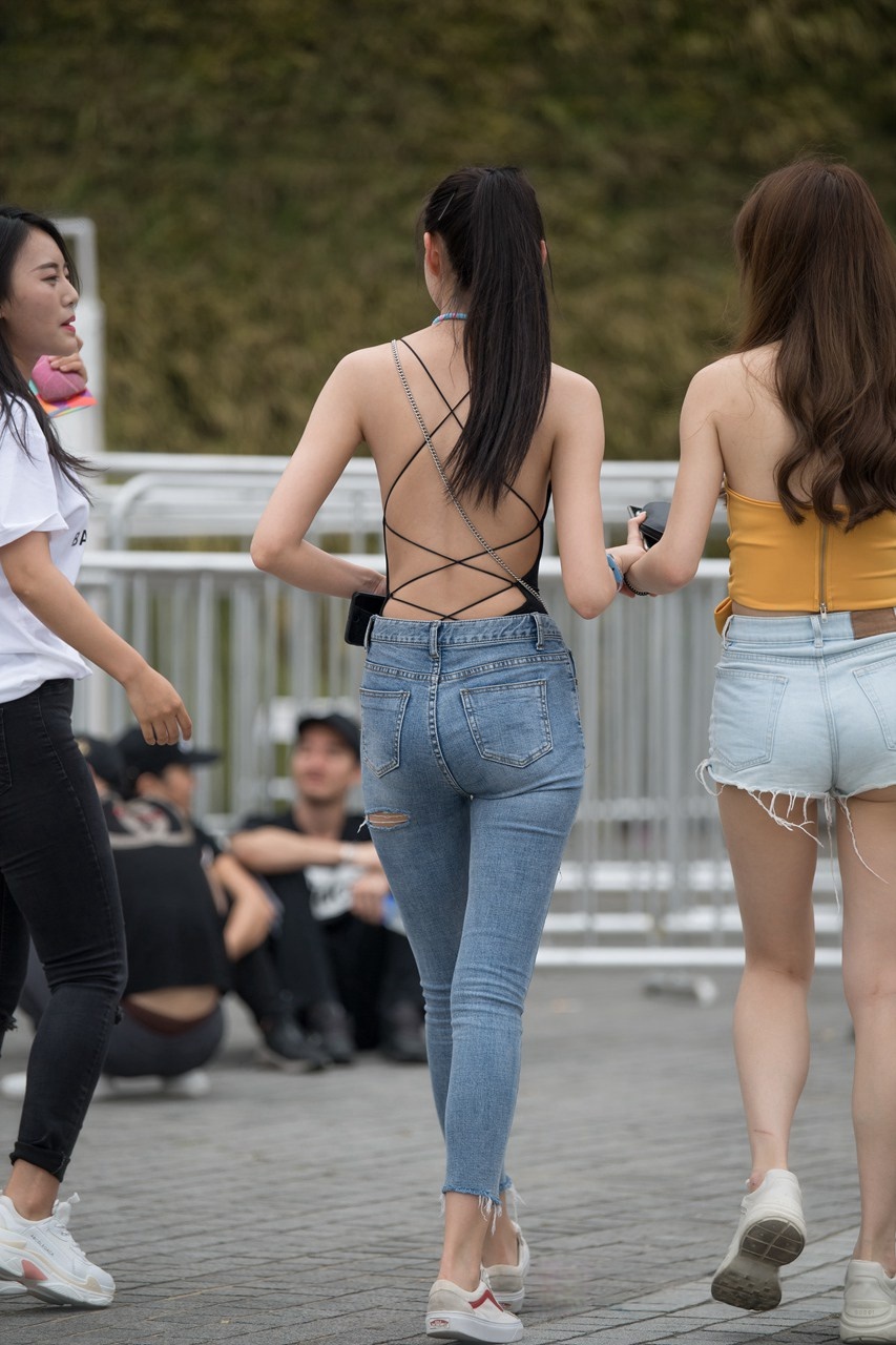 [套图42P]漂亮的紧牛美女3A8234[463M]