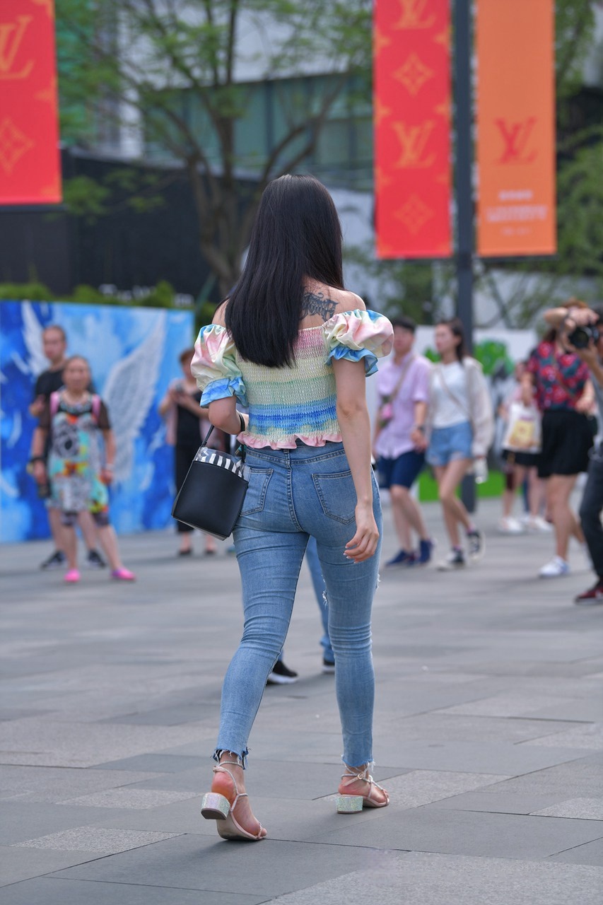 [套图86P]漂亮的紧牛小美女3A8236[1.81G]