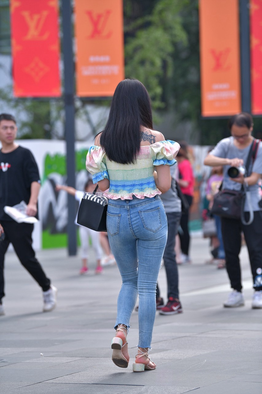 [套图86P]漂亮的紧牛小美女3A8236[1.81G]