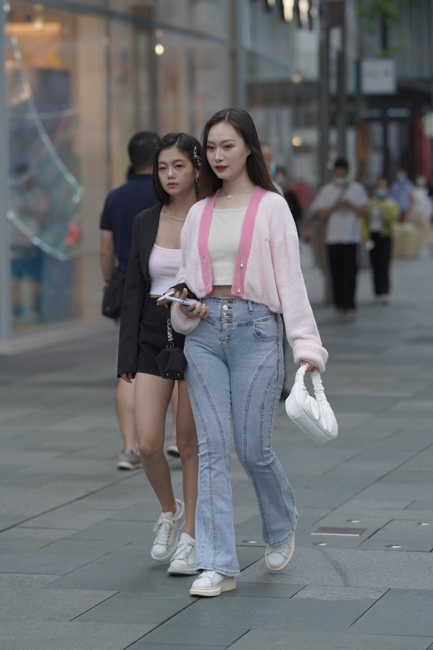 [套图192P]高挑的紧牛美女3A8238[2.18G]