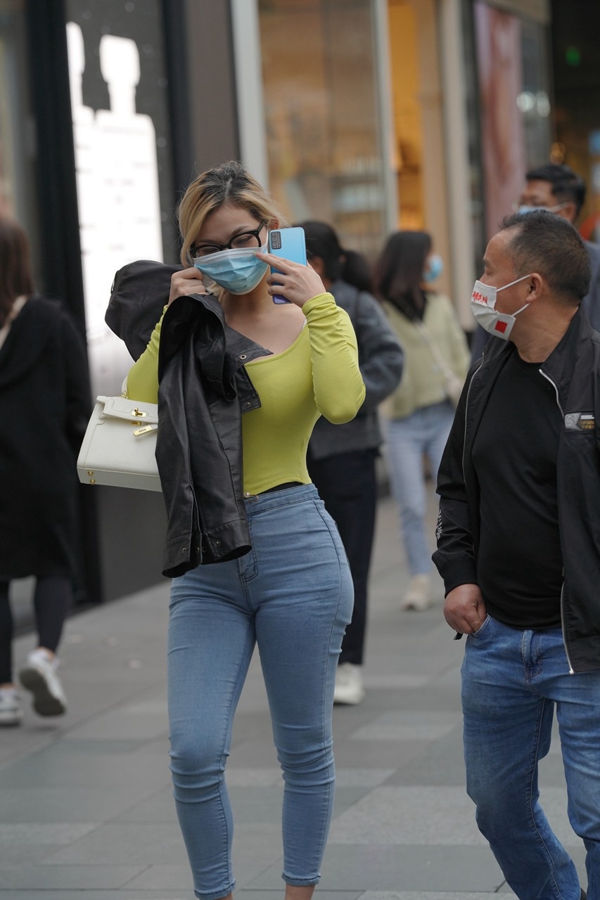 蜜桃紧牛美眉 [套图2.81G]