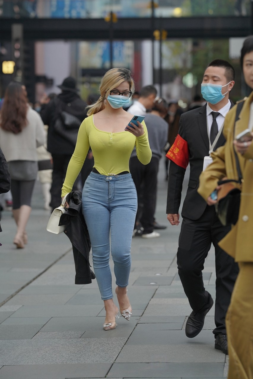 蜜桃紧牛美眉 [套图2.81G]