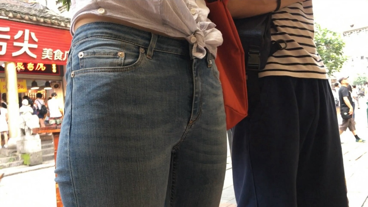 清秀的蓝牛美臀美女[1GB/MP4]