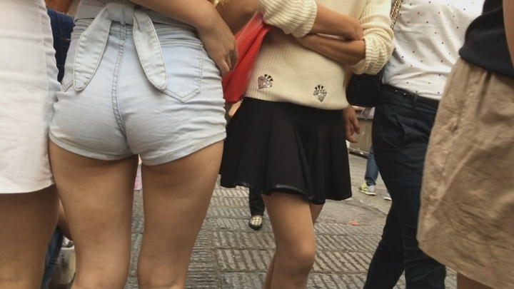 极品紧牛细腰大PG美女[MP4/4GB]