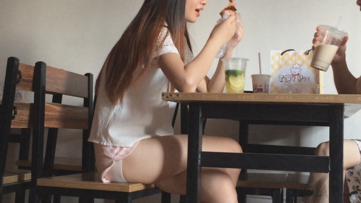 难以忘怀的粉色热裤美女[MP4/4GB]