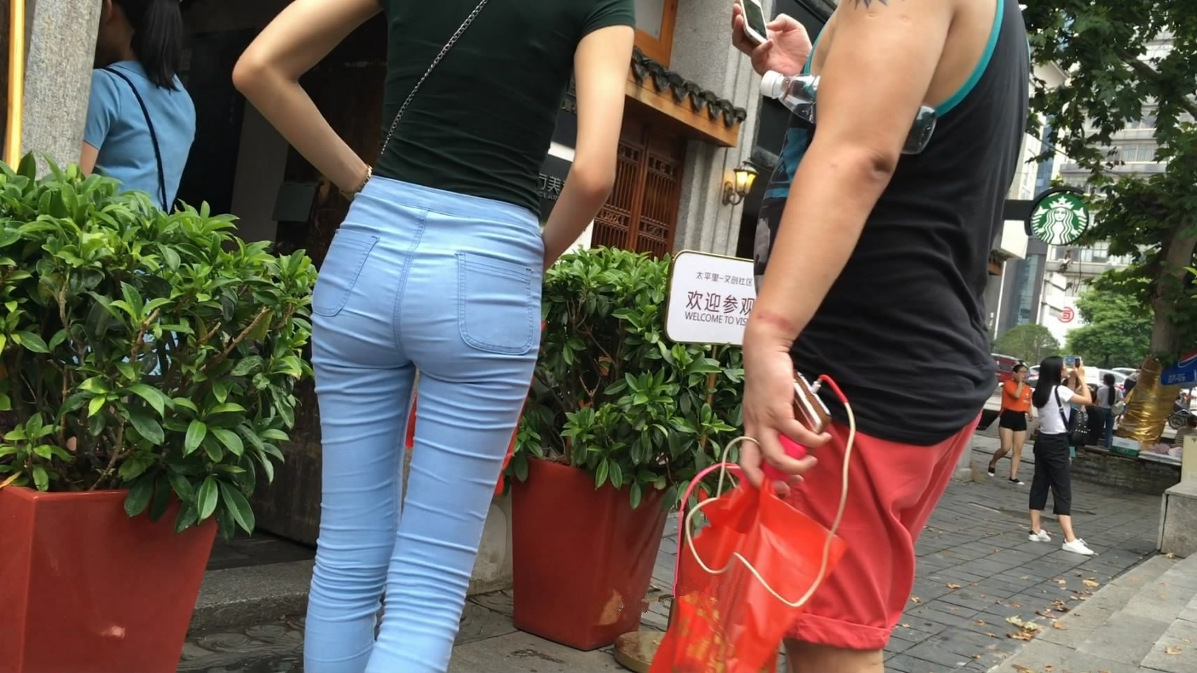 耐人寻味的极品蓝牛翘臀shaofu[MP4/1.9GB]