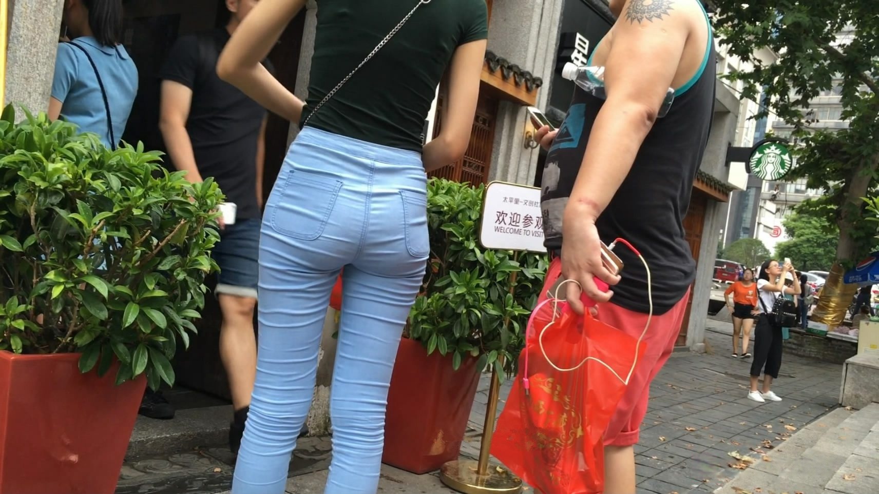 耐人寻味的极品蓝牛翘臀shaofu[MP4/1.9GB]