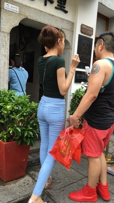 耐人寻味的极品蓝牛翘臀shaofu[MP4/1.9GB]