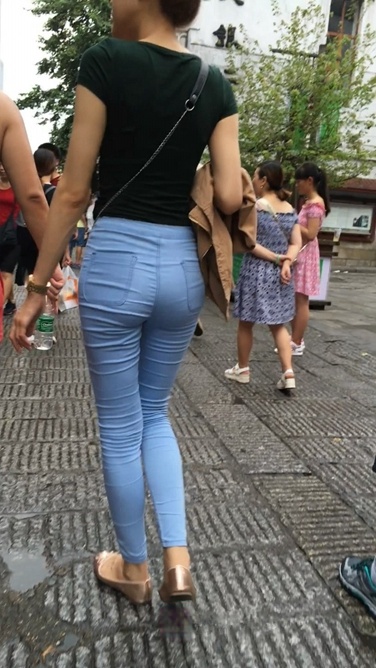 耐人寻味的极品蓝牛翘臀shaofu[MP4/1.9GB]