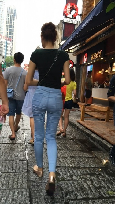 耐人寻味的极品蓝牛翘臀shaofu[MP4/1.9GB]