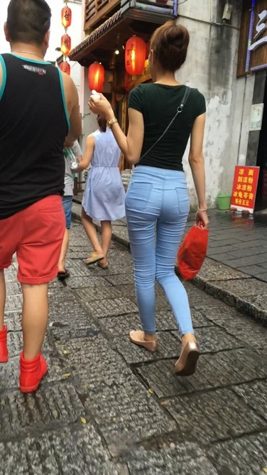 耐人寻味的极品蓝牛翘臀shaofu[MP4/1.9GB]