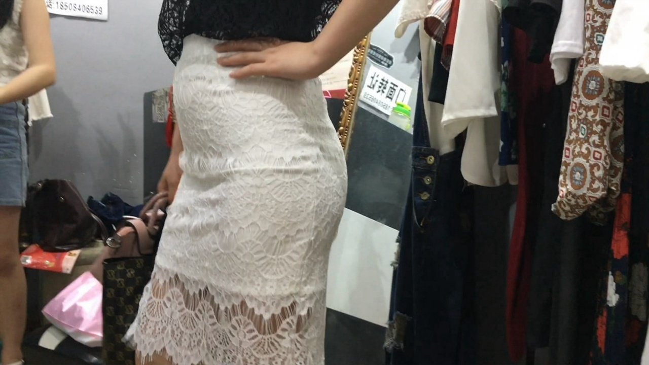 白色包屯大翘屯轻熟女[MP4/1.5GB]