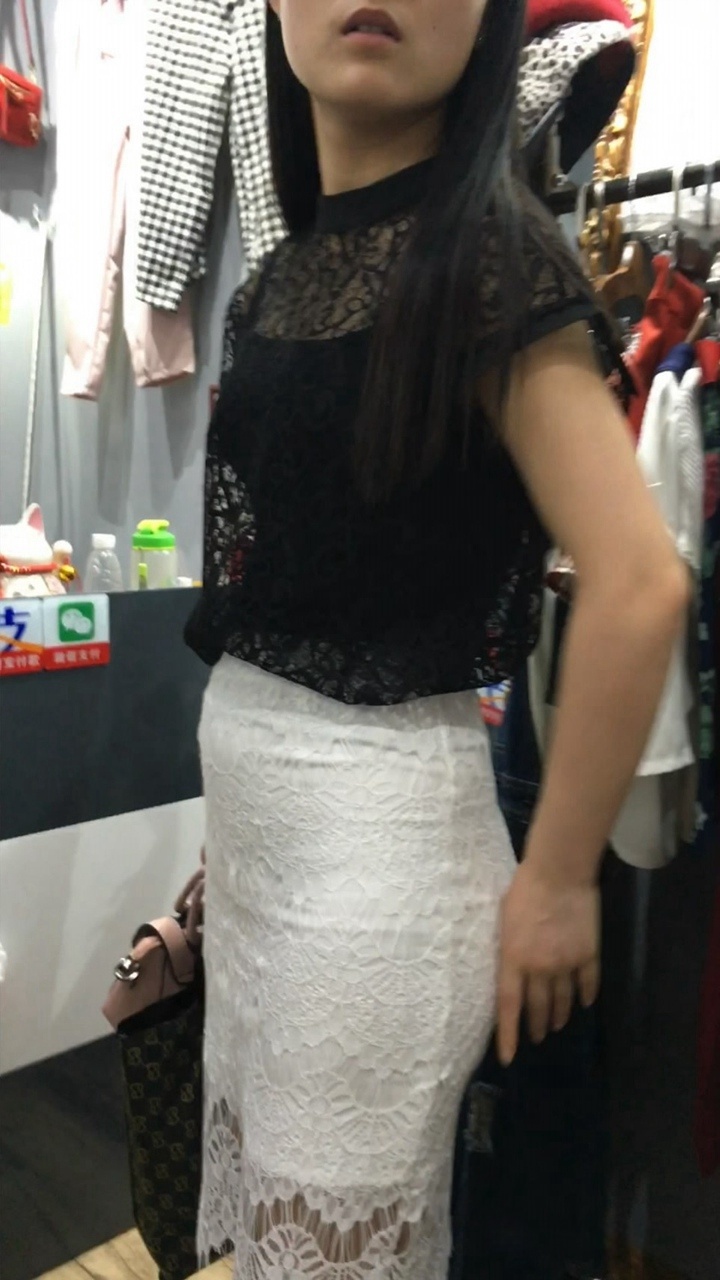 白色包屯大翘屯轻熟女[MP4/1.5GB]