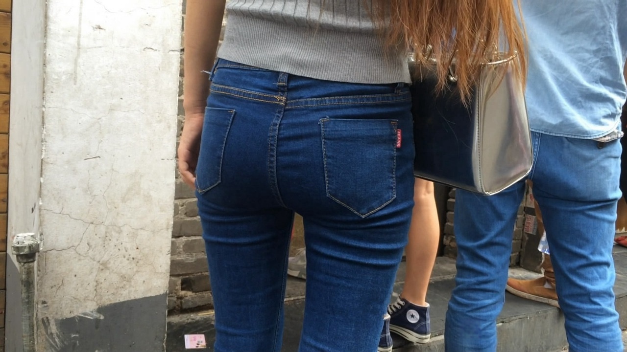 紧牛大胸美女人[MP4/2GB]