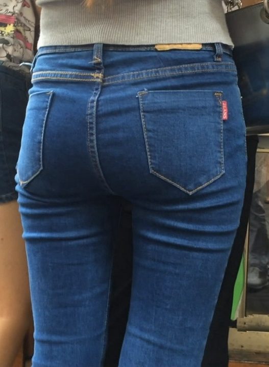 紧牛大胸美女人[MP4/2GB]