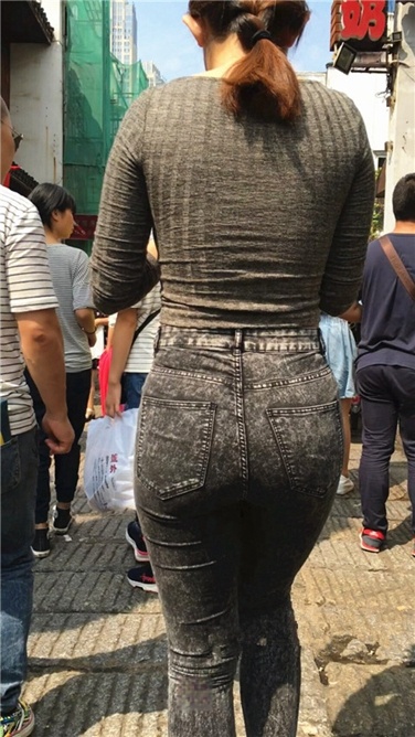 超极品细腰丰臀紧身牛仔美女[MP4]