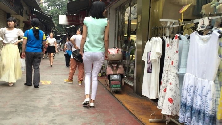 超长篇紧身白裤[MOV/3.5GB]