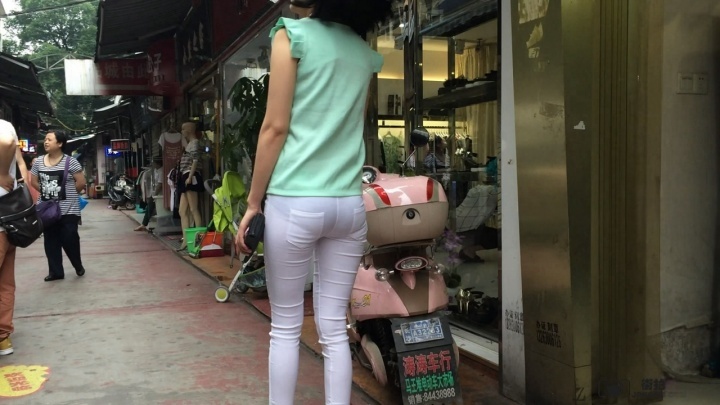 超长篇紧身白裤[MOV/3.5GB]