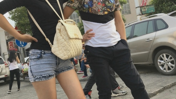 【狼哥最新原创作品】极品灰牛翘臀眼镜MM[MP4/4GB]