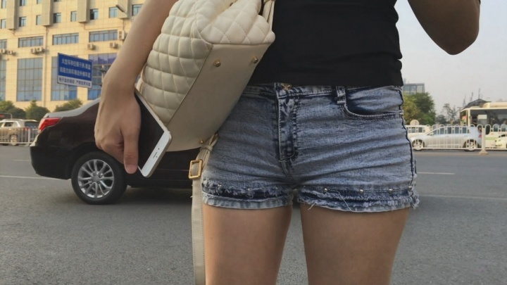 【狼哥最新原创作品】极品灰牛翘臀眼镜MM[MP4/4GB]