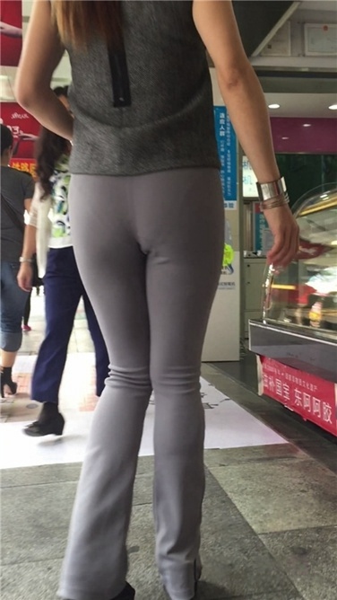 [JACK原创作品]极品紧身灰色打底裤熟女，太有味道了[623MB]