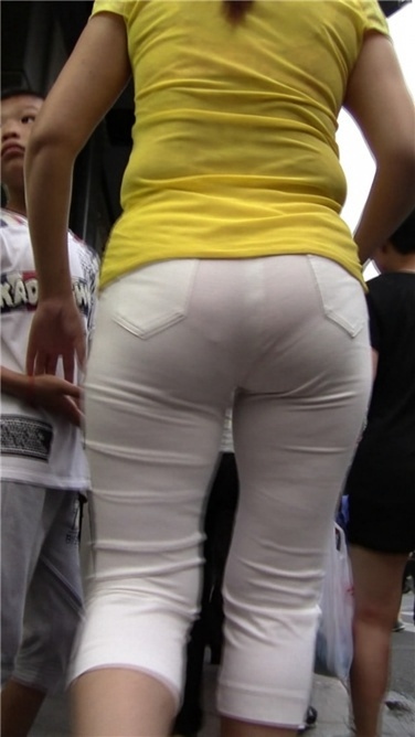 极透极薄极性感的白裤MM[M2TS/1GB]