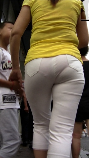 极透极薄极性感的白裤MM[M2TS/1GB]