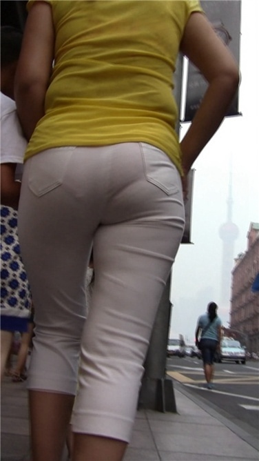 极透极薄极性感的白裤MM[M2TS/1GB]