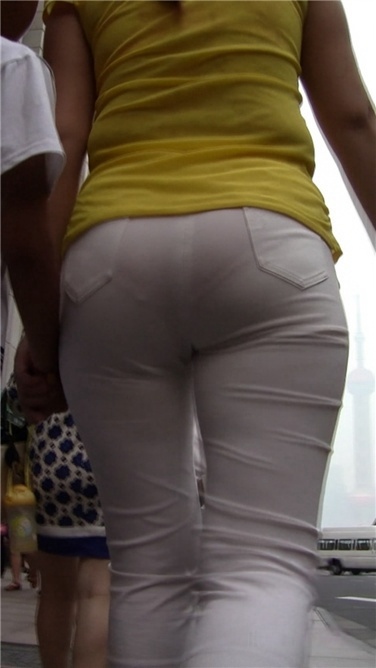 极透极薄极性感的白裤MM[M2TS/1GB]