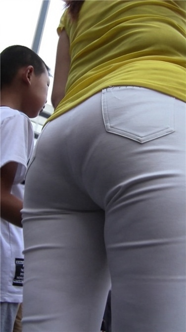 极透极薄极性感的白裤MM[M2TS/1GB]