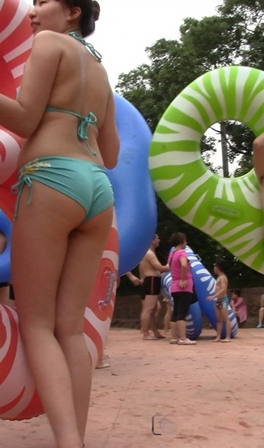 水上乐园--绿色翘臀泳装MM[MTS/630MB]