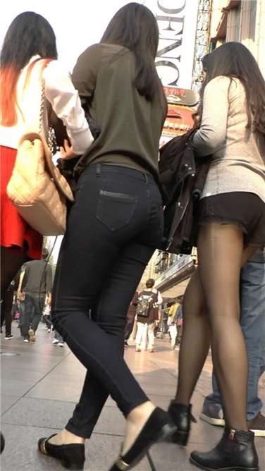 一箭三少妇,紧牛、黑丝、红裙[MTS/1.5GB]