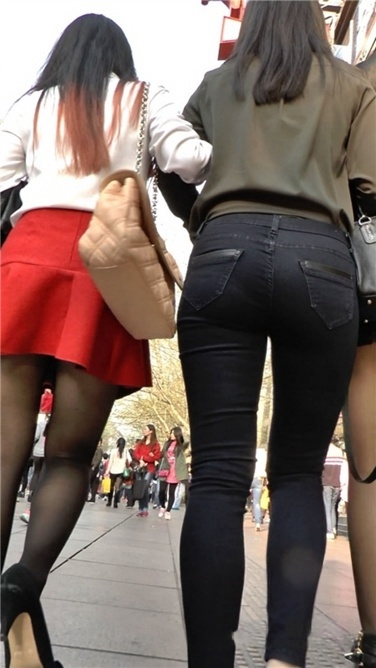 一箭三少妇,紧牛、黑丝、红裙[MTS/1.5GB]