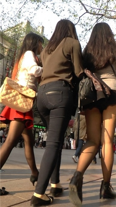 一箭三少妇,紧牛、黑丝、红裙[MTS/1.5GB]