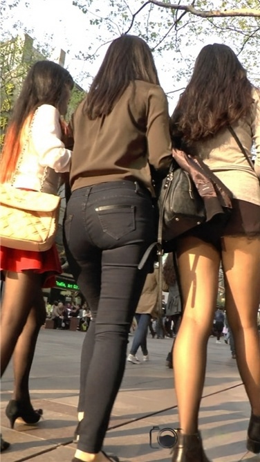 一箭三少妇,紧牛、黑丝、红裙[MTS/1.5GB]