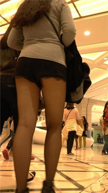 一箭三少妇,紧牛、黑丝、红裙[MTS/1.5GB]