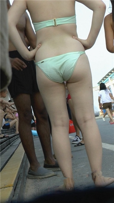 嫩绿比基尼-丰腴之美[1.5GB/MP4]