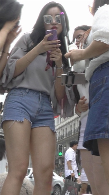 1.75米以上高颜值辣妹[MP4/674MB]