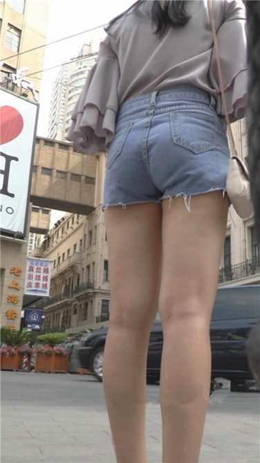 1.75米以上高颜值辣妹[MP4/674MB]