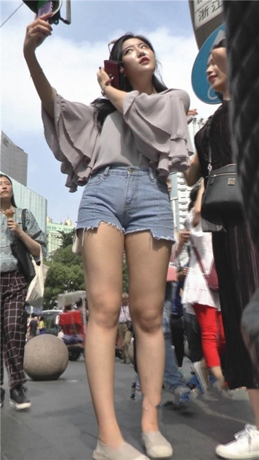 1.75米以上高颜值辣妹[MP4/674MB]