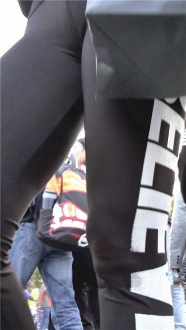 极品紧身黑弹力裤丰腴性感美臀MM[2G/MP4]