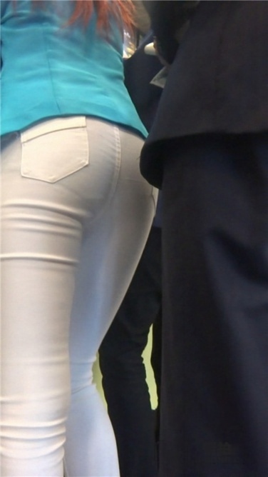 [雷神] 肯德基店里白裤美眉[MP4/1.2GB]