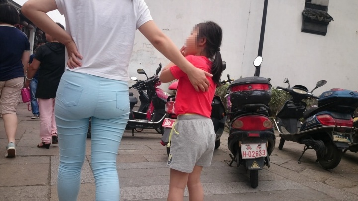 [雷神] [4K超清画质]紧身蓝牛轻熟女,很有味道~[MP4/450MB]