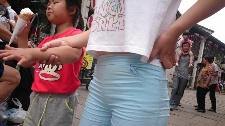 [雷神] [4K超清画质]紧身蓝牛轻熟女,很有味道~[MP4/450MB]