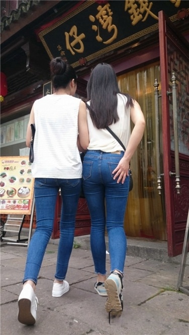 [雷神] [4K超清画质]多么漂亮的紧牛美眉啊~~[MP4/167MB]